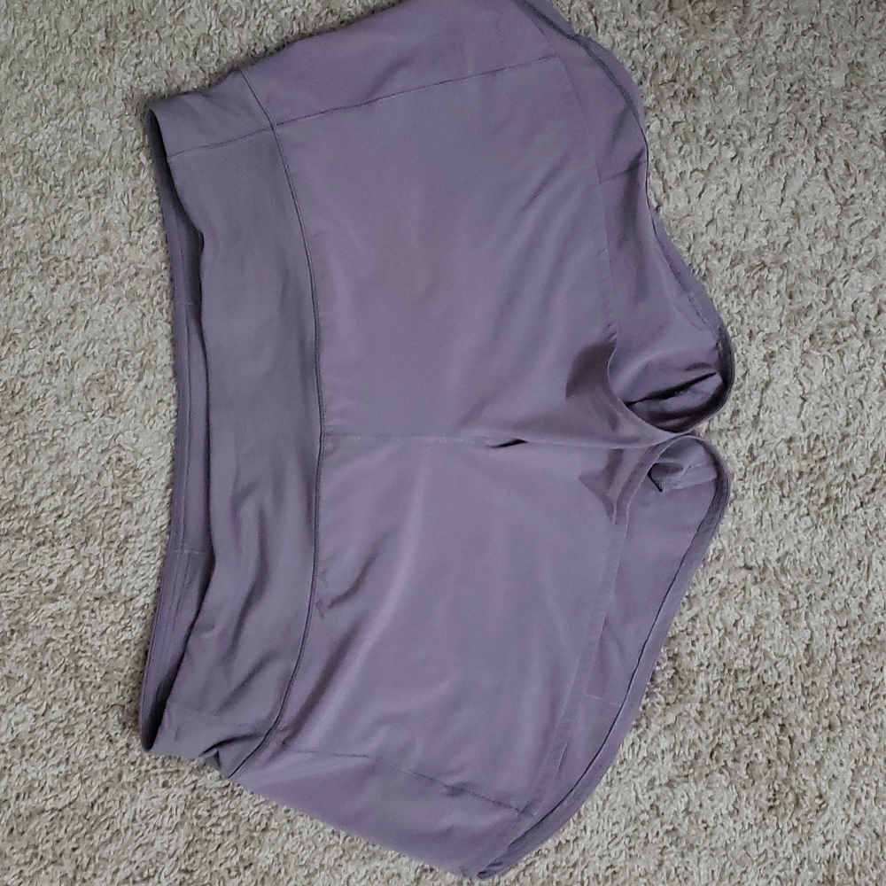 Lululemon mid-rise speed up lined shorts
